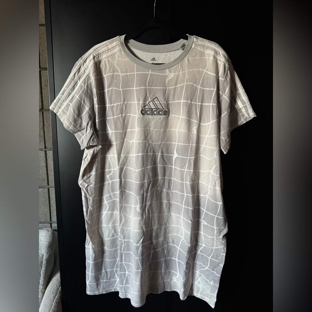 Gray Adidas Shirt - Women XL